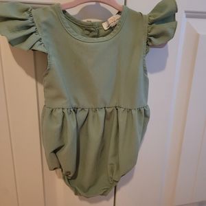 Adorable Bailey Blossom ruffled onsie size 12-18 months